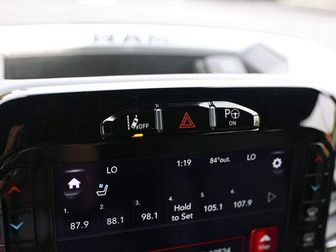 Used 2021 RAM 1500 Laramie AWD/4WD image 25