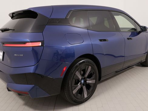 Used 2024 BMW iX xDrive50 w/ Premium Package image 12