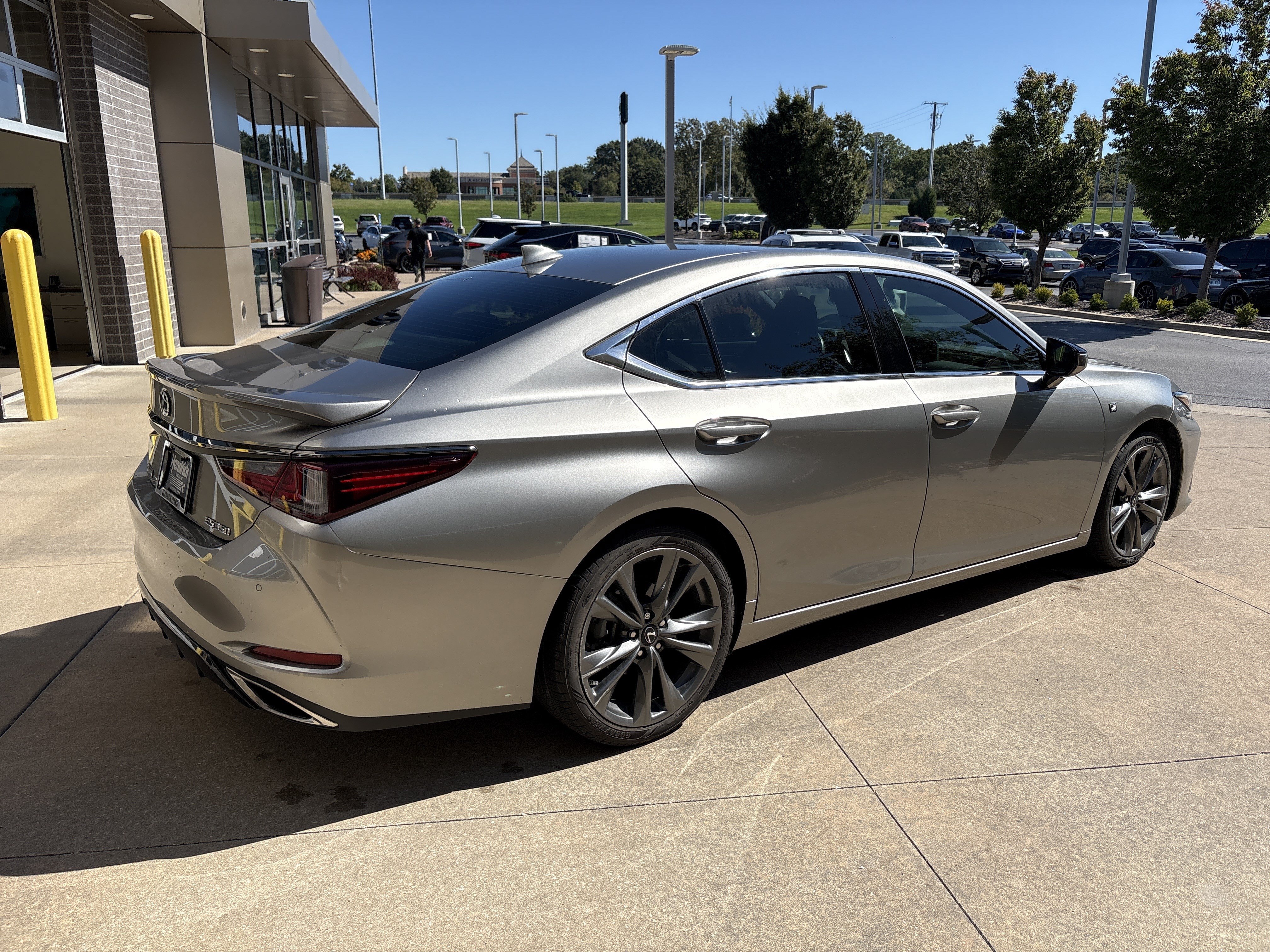 Used 2020 Lexus ES 350 F Sport w/ Accessory Package FWD image 31