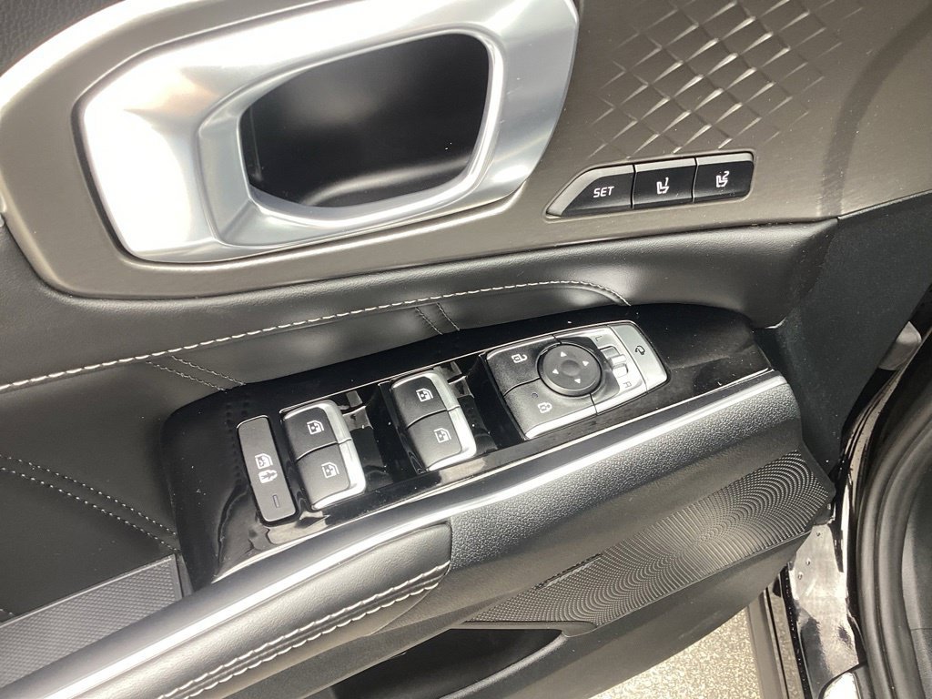 Used 2023 Kia Sorento SX AWD/4WD image 12