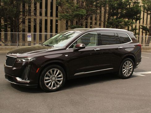 Used 2021 Cadillac XT6 Premium Luxury image 12