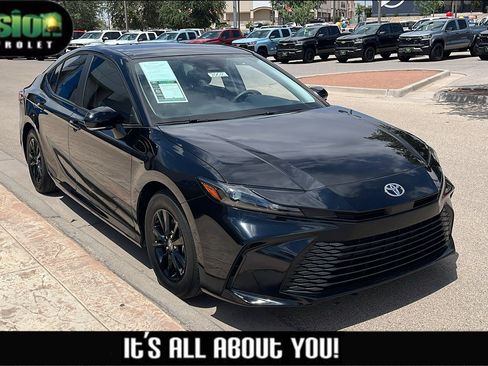 Used 2025 Toyota Camry LE FWD image 1
