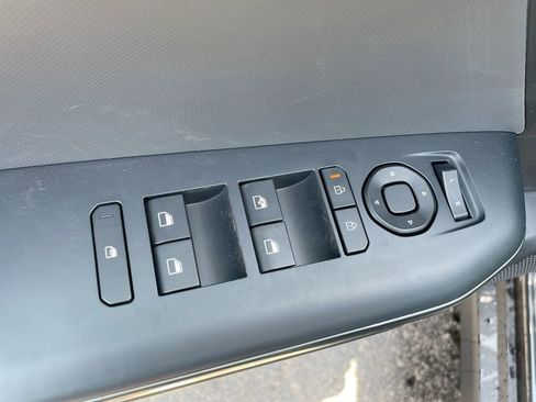 Used 2025 Kia K4 LX image 39