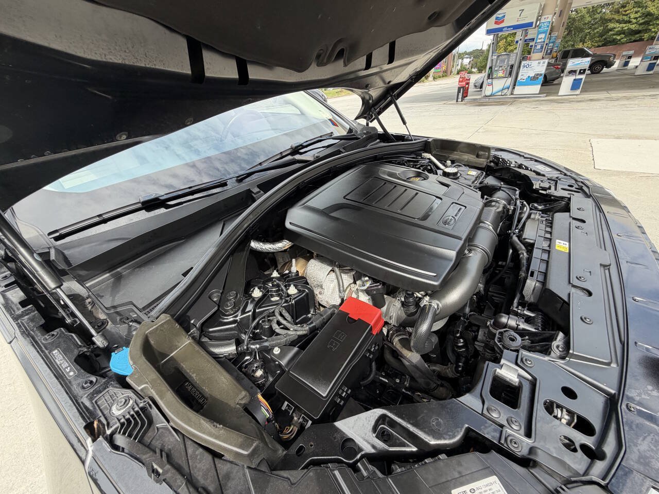 Used 2018 Land Rover Range Rover Velar S AWD/4WD image 30