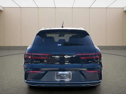 Used 2026 Genesis GV70 2.5T image 4