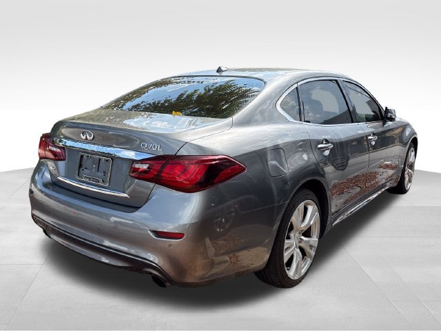 Used 2015 INFINITI Q70 L 5.6 w/ V8 Deluxe Technology Package AWD/4WD image 3