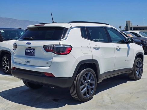 New 2026 Jeep Compass Latitude AWD/4WD image 6