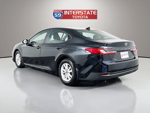 Used 2025 Toyota Camry LE w/ Convenience Package FWD image 5