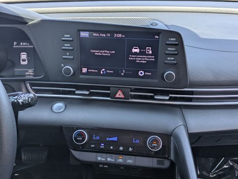 Used 2023 Hyundai Elantra SEL w/ Cargo Package FWD image 18
