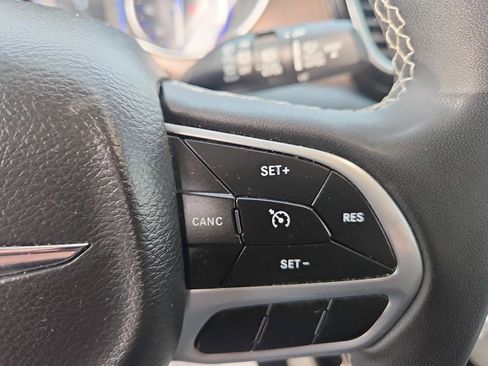 Used 2023 Chrysler Voyager LX image 16