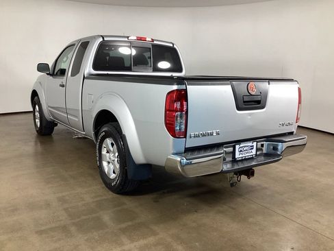Used 2012 Nissan Frontier SV w/ SV Premium Utility Pkg AWD/4WD image 8