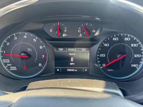 Used 2017 Chevrolet Malibu LT FWD image 8