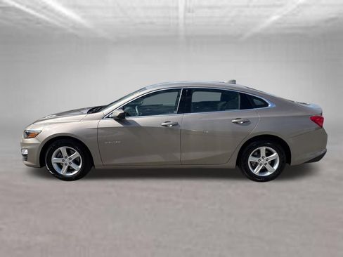Used 2024 Chevrolet Malibu LT FWD image 2