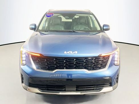 Used 2025 Kia Sorento EX AWD/4WD image 3