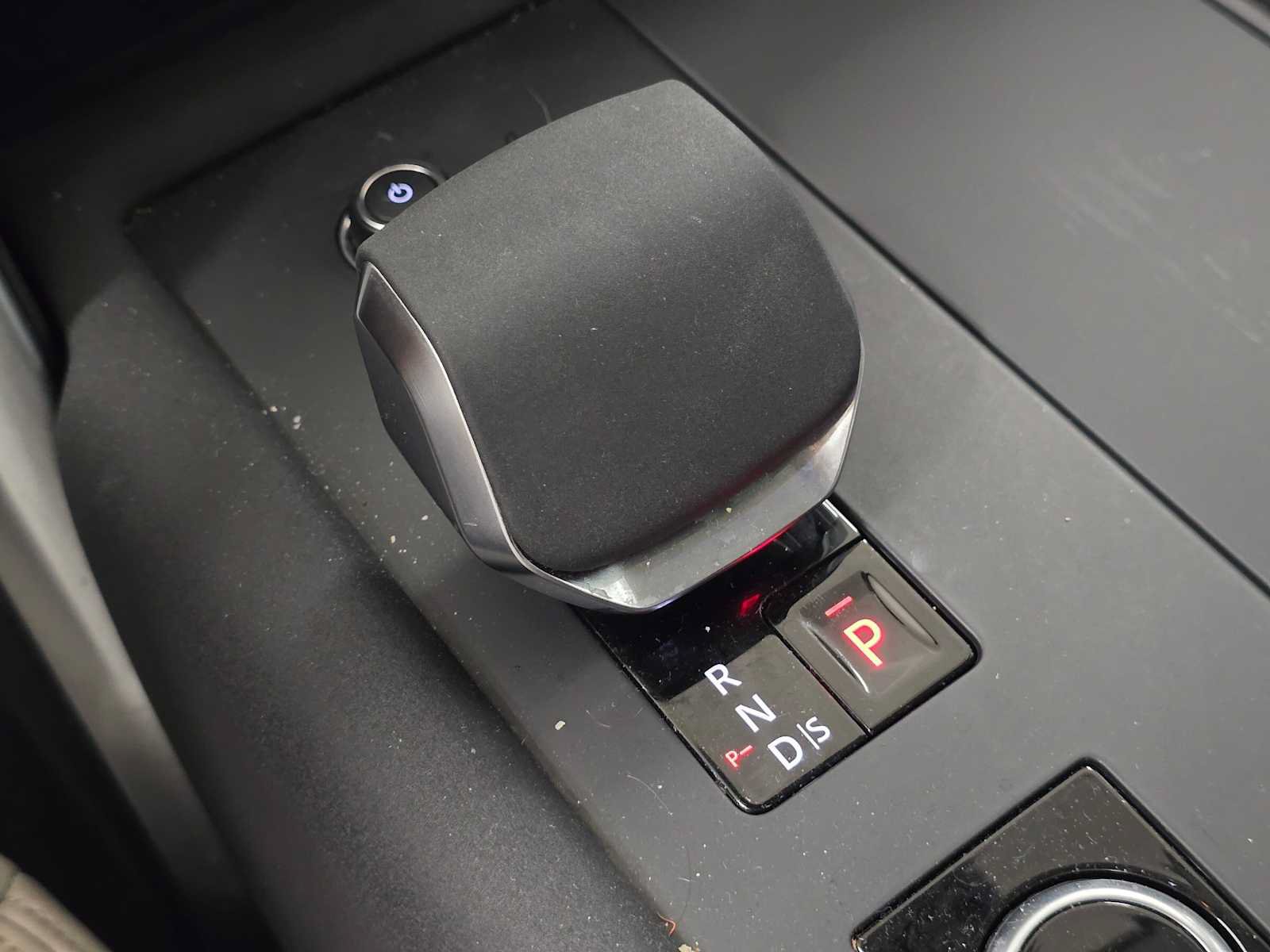 Used 2025 Land Rover Discovery S AWD/4WD image 37