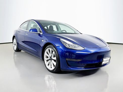 Used 2018 Tesla Model 3 Long Range RWD image 4