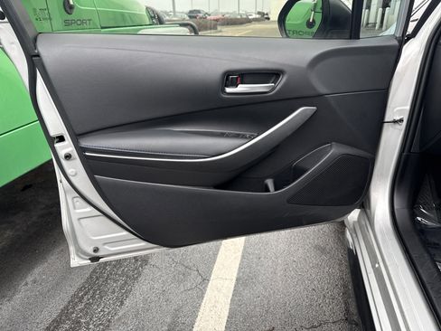 Used 2021 Toyota Corolla SE w/ SE Premium Package image 14