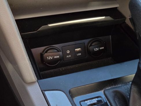 Used 2018 Hyundai Elantra SEL FWD image 29