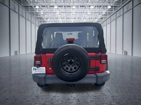 Used 2015 Jeep Wrangler Sport w/ Connectivity Group AWD/4WD image 4