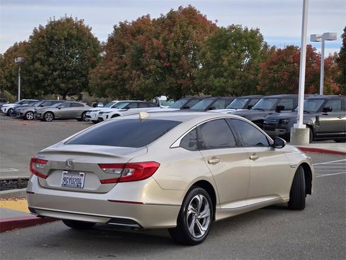 Used 2020 Honda Accord EX image 4