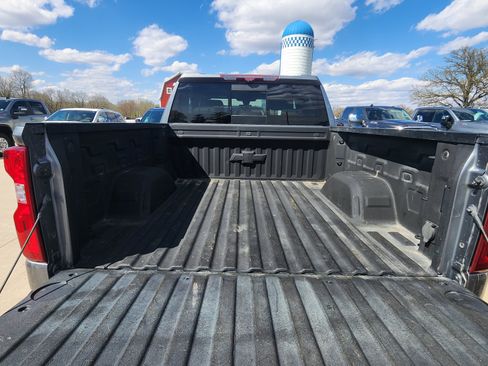 Used 2021 Chevrolet Silverado 1500 LTZ w/ Technology Package AWD/4WD image 7
