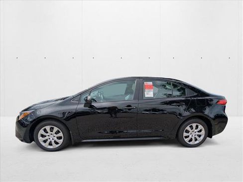 New 2025 Toyota Corolla LE FWD image 5