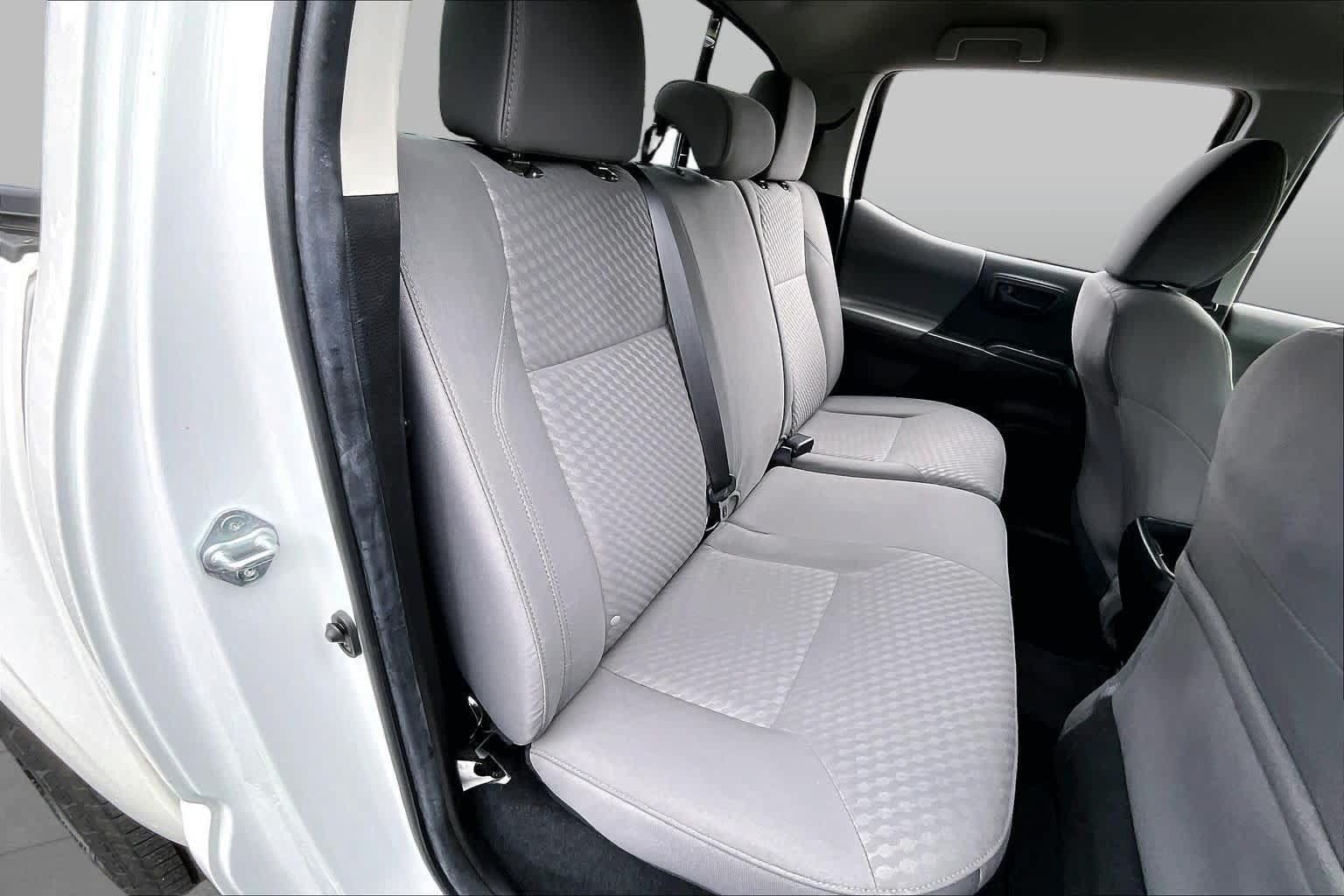 Used 2022 Toyota Tacoma SR AWD/4WD image 20