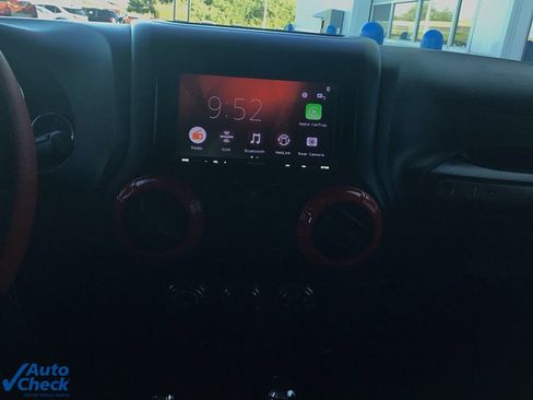 Used 2018 Jeep Wrangler Unlimited Sport S image 29