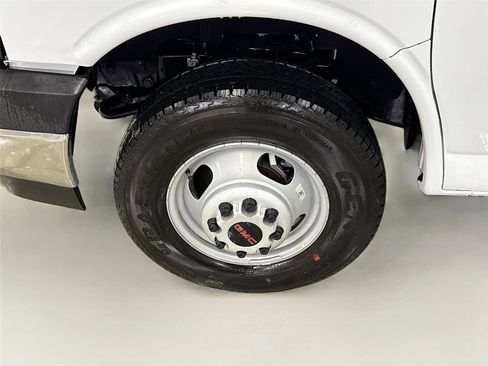 New 2026 GMC Savana 4500 w/ Driver Convenience Package image 19