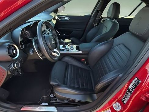 Used 2023 Alfa Romeo Giulia Veloce image 18