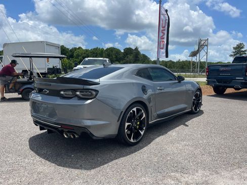 Used 2020 Chevrolet Camaro SS RWD image 6
