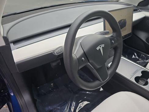 Used 2022 Tesla Model 3 Long Range AWD/4WD image 16