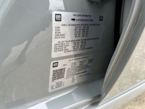 Used 2024 Chevrolet Silverado 1500 Custom w/ Dark Appearance Package image 34