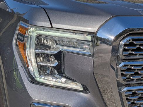 Used 2021 GMC Sierra 1500 Denali w/ Driver Alert Package II image 9