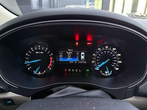 Used 2018 Ford Fusion SE FWD image 30