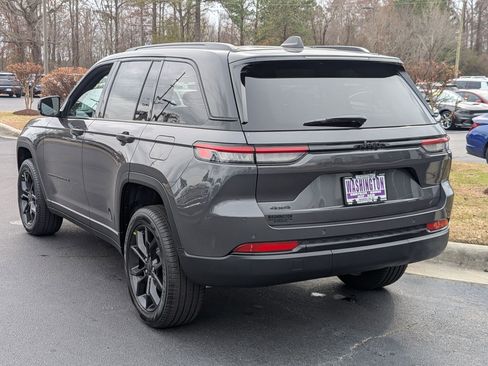 New 2025 Jeep Grand Cherokee Limited image 7
