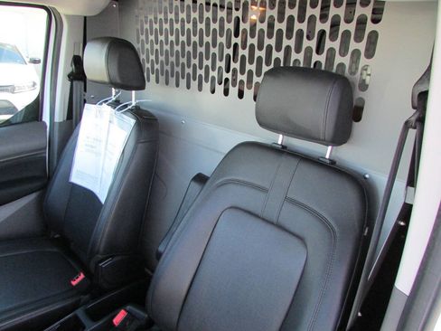 Used 2022 Ford Transit Connect XL FWD image 12