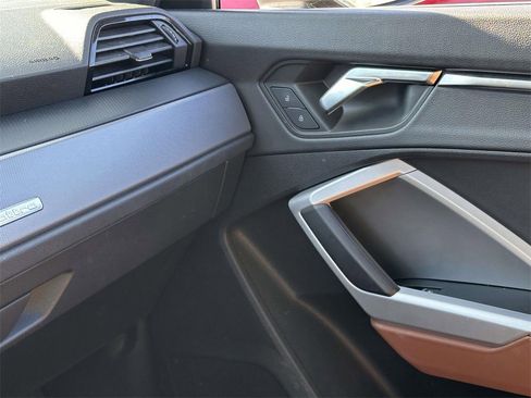 Used 2022 Audi Q3 2.0T Premium image 24