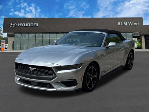 Used 2025 Ford Mustang Premium RWD image 1