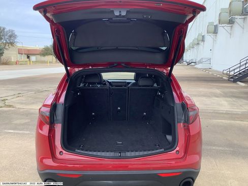 Used 2022 Alfa Romeo Stelvio Sprint image 13