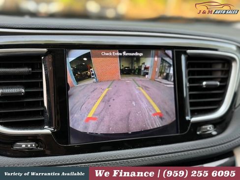Used 2019 Chrysler Pacifica Limited FWD image 20