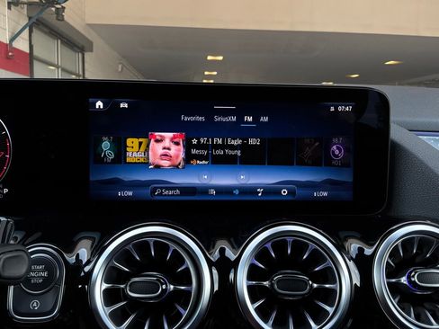Used 2025 Mercedes-Benz GLA 250 image 35