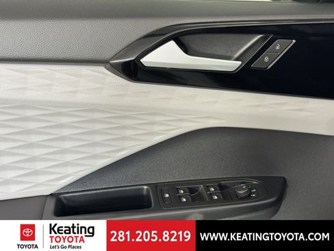 Used 2022 Volkswagen Taos S image 11