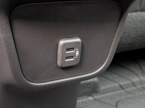 Used 2024 Chevrolet Equinox RS w/ LPO, Floor Liner Package image 39