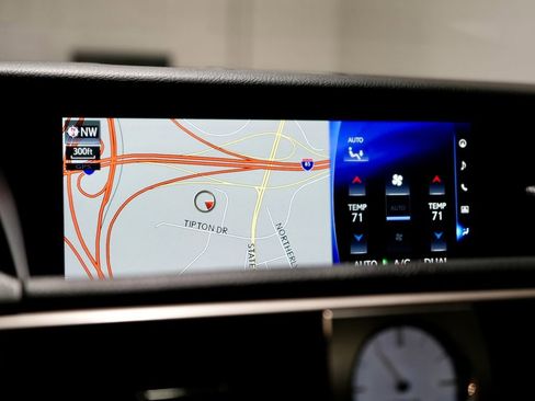 Used 2018 Lexus IS 300 w/ Comfort Package image 4