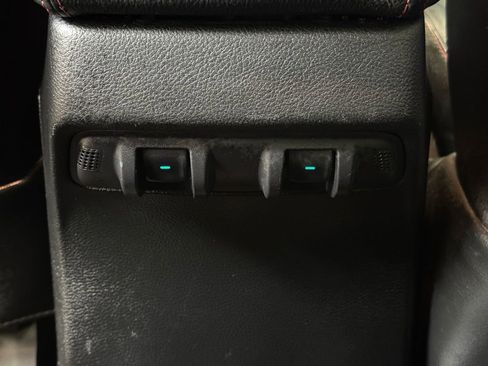 Used 2012 Jeep Wrangler Unlimited Sahara image 18