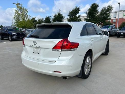 Used 2011 Toyota Venza FWD image 3