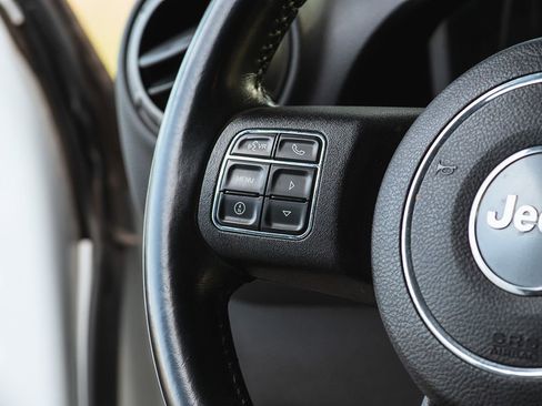 Used 2018 Jeep Wrangler Unlimited Sport S image 45