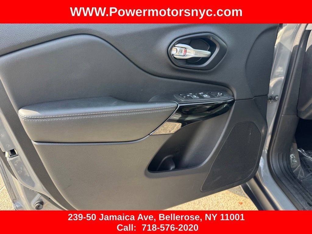 Used 2023 Jeep Cherokee Altitude Lux AWD/4WD image 20
