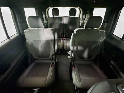 New 2026 Jeep Grand Cherokee L Laredo image 10